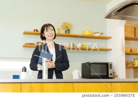 介紹廚房的女人 介紹廚房的女人 103966378