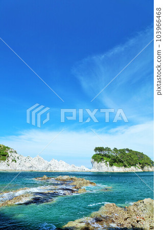 Jodogahama Beach in the blue sky, Iwate Prefecture Jodogahama Beach in the blue sky, Iwate Prefecture 103966468