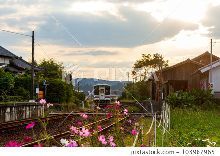 Ichinomiya, Mori-machi, Shuchi-gun, Shizuoka Prefecture Tenryu Hamanako Railway and scenery along the line 103967965