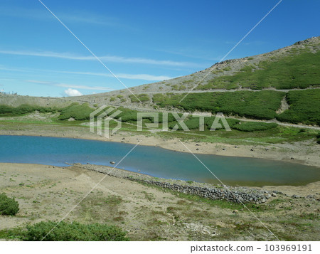 The border between Gifu and Nagano prefectures. Scenery of Norikura Tatamidaira 103969191