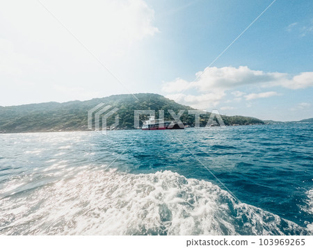 Bay and boat trips at Koh Tao 103969265