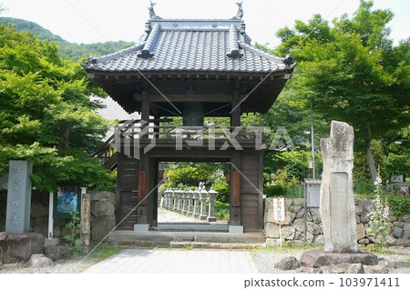 Bell Tower Gate of Hosenji Temple [Family Temple of Nobutake Takeda, Shingen, and Katsuyori] Kofu City, Yamanashi Prefecture 103971411