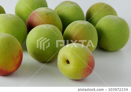 Plum fruit 103972234