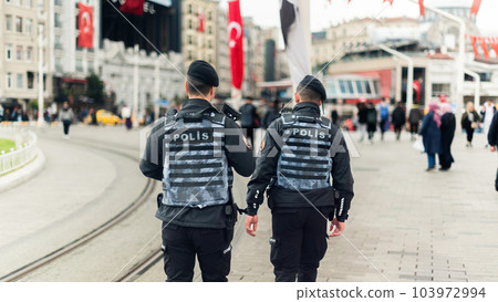 Two policemen in Istanbul 103972994