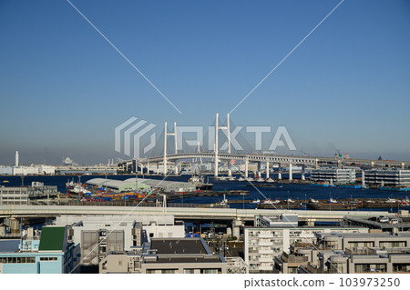 橫濱海灣大橋和港口 103973250