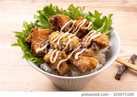 蛋黃醬炸雞碗 蛋黃醬炸雞碗 103975100