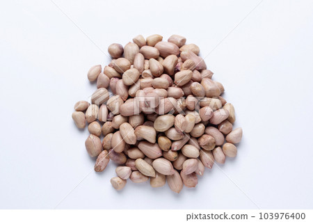 Peanut, Arachis hypogaea Satara, Maharashtra, India Peanut, Arachis hypogaea Satara, Maharashtra, India 103976400