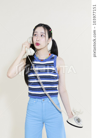 vintage y2k pink retro concept photo of korean asian cute woman calling 103977151