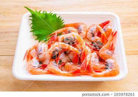 帶魚子的生食用紅蝦 帶魚子的生食用紅蝦 103978201