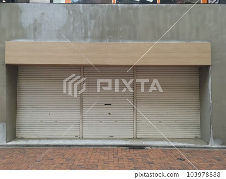 百葉窗關閉的商店 103978888