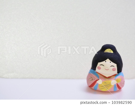 白色背景上佈置了辨財天人偶，可以自由輸入留言（橫） 103982590