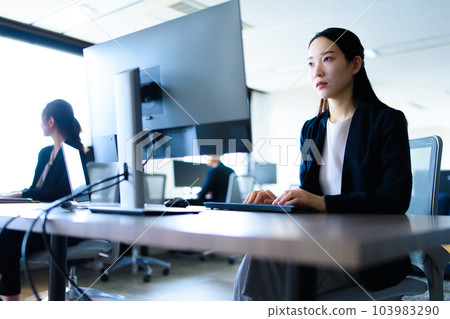 企業形象書桌工作 103983290