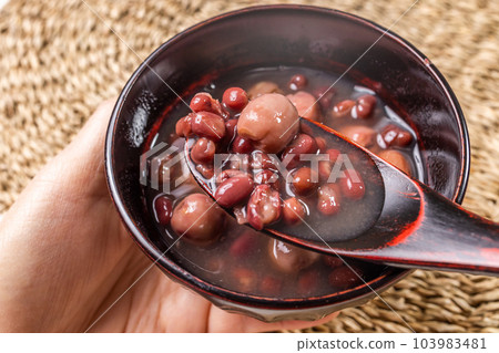 台灣甜點 Lotus Seeds Red Beans and Lotus Seeds Sweets 台灣甜點 Lotus Seeds Red Beans and Lotus Seeds Sweets 103983481