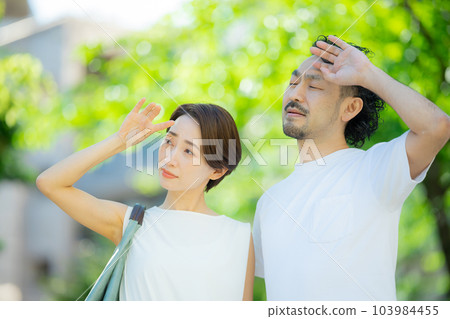 中間夫婦室外 中間夫婦室外 103984455