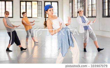 Young people dancing hip-hop Young people dancing hip-hop 103987079