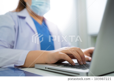 doctor, physician, patient 103987221