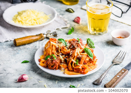 Pasta with mini meatballs 104002070