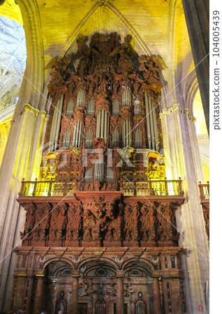 塞維利亞大教堂唱詩班的管風琴 104005439
