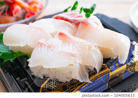 Domestic natural sea bream sushi Domestic natural sea bream sushi 104005633