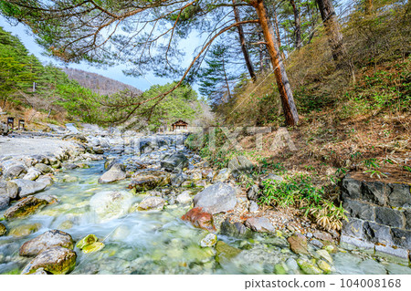 春季 草津溫泉 彩之河原公園 群馬縣草津町 104008168