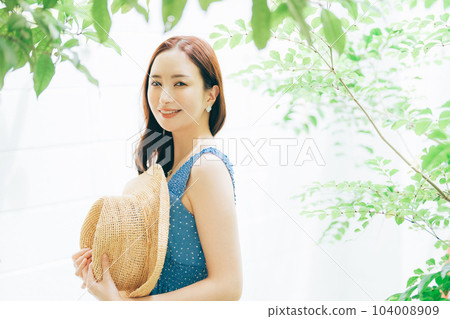 夏天衣裳的少婦 104008909