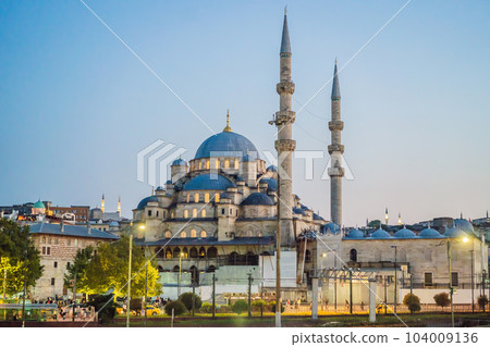 Yeni Cami New Mosque in Eminonu Istanbul, Turkey Yeni Cami New Mosque in Eminonu Istanbul, Turkey 104009136