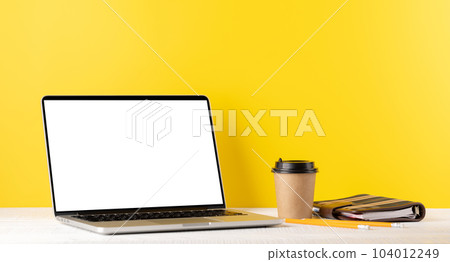 Laptop with blank screen for your message, app or web 104012249