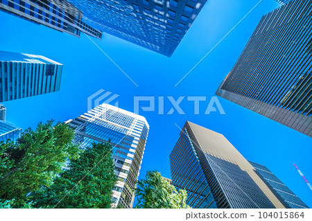從“Otemachi”十字路口看辦公室,日本東京城市景觀 = 6 月 16 日 從“Otemachi”十字路口看辦公室,日本東京城市景觀 = 6 月 16 日 104015864