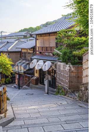 Ninenzaka (Ninenzaka), Kyoto's atmospheric townscape Ninenzaka (Ninenzaka), Kyoto's atmospheric townscape 104016679