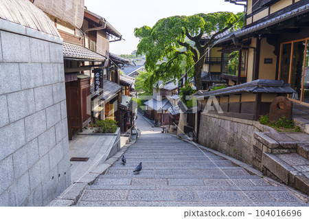 Sanneizaka (Sannenzaka), Kyoto's atmospheric townscape Sanneizaka (Sannenzaka), Kyoto's atmospheric townscape 104016696