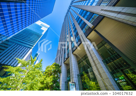 日本東京城市景觀 Otemachi 站和辦公樓的視圖。畫面右側為大手町公園大樓=6月16日 104017632