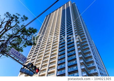 Tokyo, Toshima Ward, Higashi-Ikebukuro cityscape, tower apartment in front of Higashi-Ikebukuro Station Tokyo, Toshima Ward, Higashi-Ikebukuro cityscape, tower apartment in front of Higashi-Ikebukuro Station 104021305