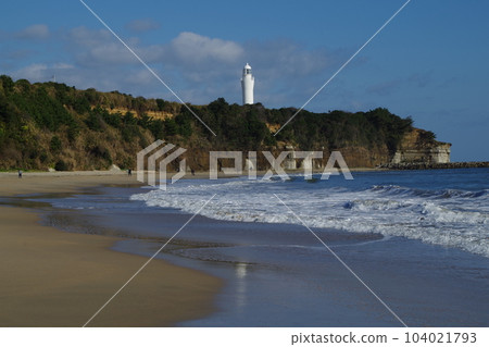 Looking at the Hitachi Lighthouse from Kujihama 104021793