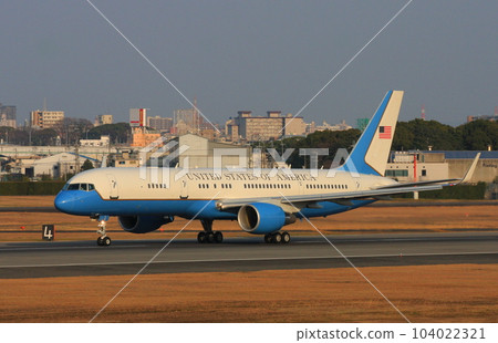 US Air Force C-32A VIP transport aircraft departing from Osaka International Airport US Air Force C-32A VIP transport aircraft departing from Osaka International Airport 104022321