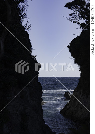 wide sea beyond 104023705