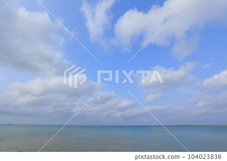 沖繩的碧海藍天白雲 沖繩的碧海藍天白雲 104023836