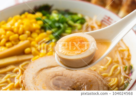 Eat miso ramen ingredients (boiled egg) Eat miso ramen ingredients (boiled egg) 104024568