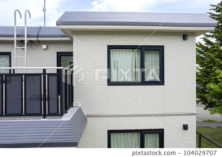 Aerial view of the house after renovation (before and after house renovation) 104029707