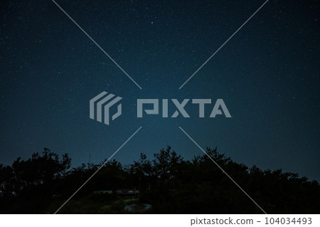 Beautiful night scenery of the Seto Inland Sea in Okayama Prefecture, Japan 104034493