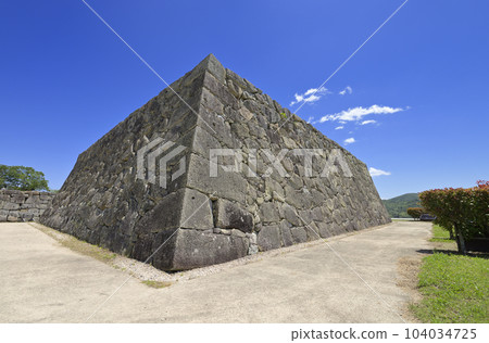 Tsuyama Castle castle tower stone wall (Tsuyama City, Okayama Prefecture) 104034725