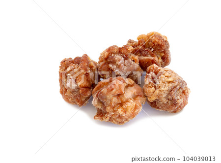Fried salted chicken [white background/clipping] 104039013