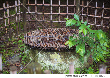 old well with a lid old well with a lid 104040229