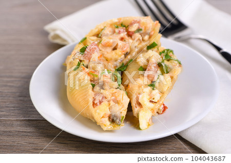 Pasta conchiglie with chicken and vegetables Pasta conchiglie with chicken and vegetables 104043687
