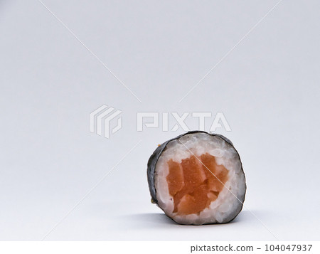 sushi roll isolated on white background. sushi roll isolated on white background. 104047937