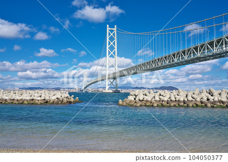 [Akashi Kaikyo Bridge (from Awaji Island towards Kobe)] Location: Iwaya, Awaji City, Hyogo Prefecture 104050377