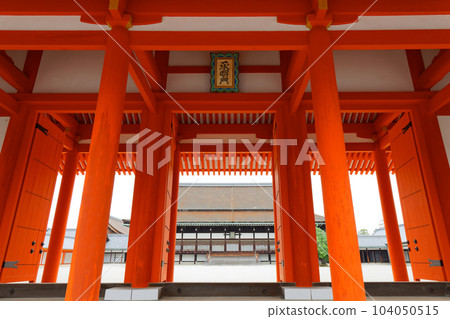 Kyoto Imperial Palace Corridor Young leaves and fresh greenery Kyoto Imperial Palace Corridor Young leaves and fresh greenery 104050515