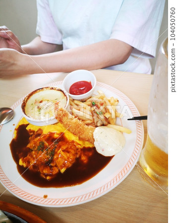 Adult children lunch 104050760