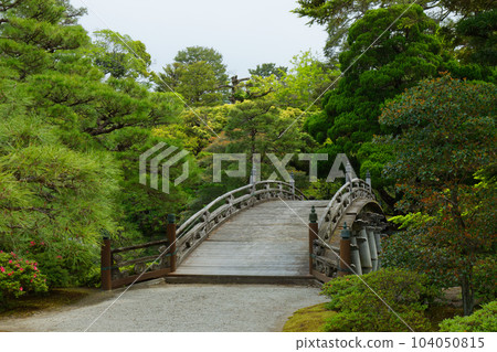 京都御所的內庭，錦台，鮮綠的葉子 104050815