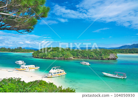 [Ishigaki Island Kabira Bay] Kabira Park, Kabira, Ishigaki City, Okinawa Prefecture 104050930
