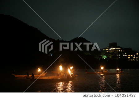 Nagara River Cormorant Total View Nagara River Cormorant Total View 104051452